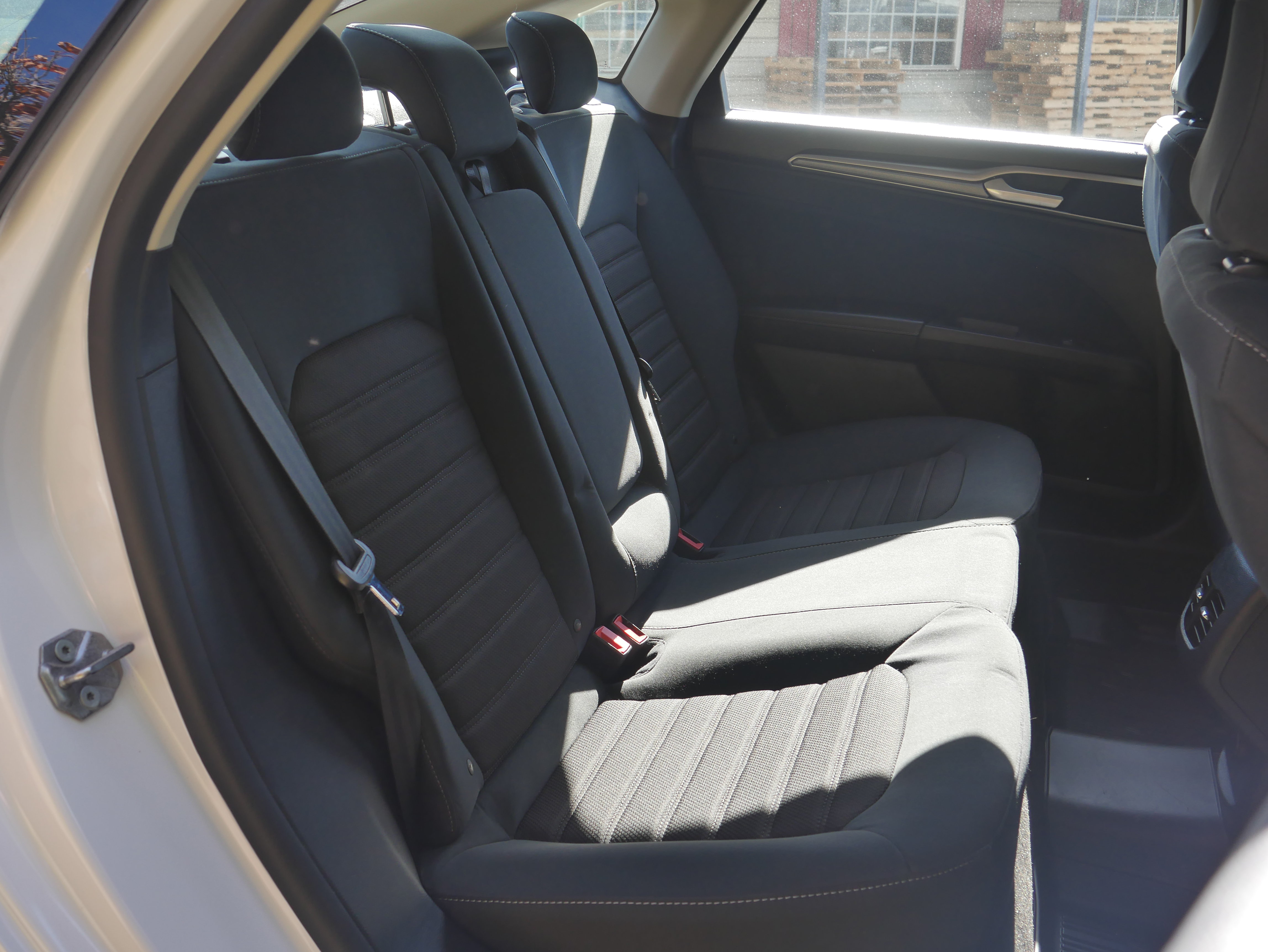 Used 2020 Ford Fusion SE AWD/4WD image 23