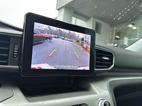 Used 2022 Ford Explorer XLT w/ Equipment Group 202A image 23