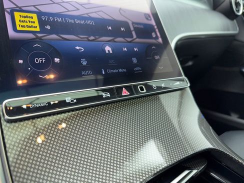 Used 2024 Mercedes-Benz GLC 300 4MATIC image 30