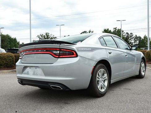 Used 2022 Dodge Charger SXT RWD image 4