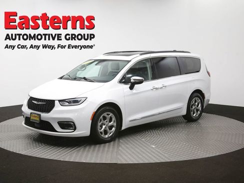 Used 2023 Chrysler Pacifica Limited FWD image 59