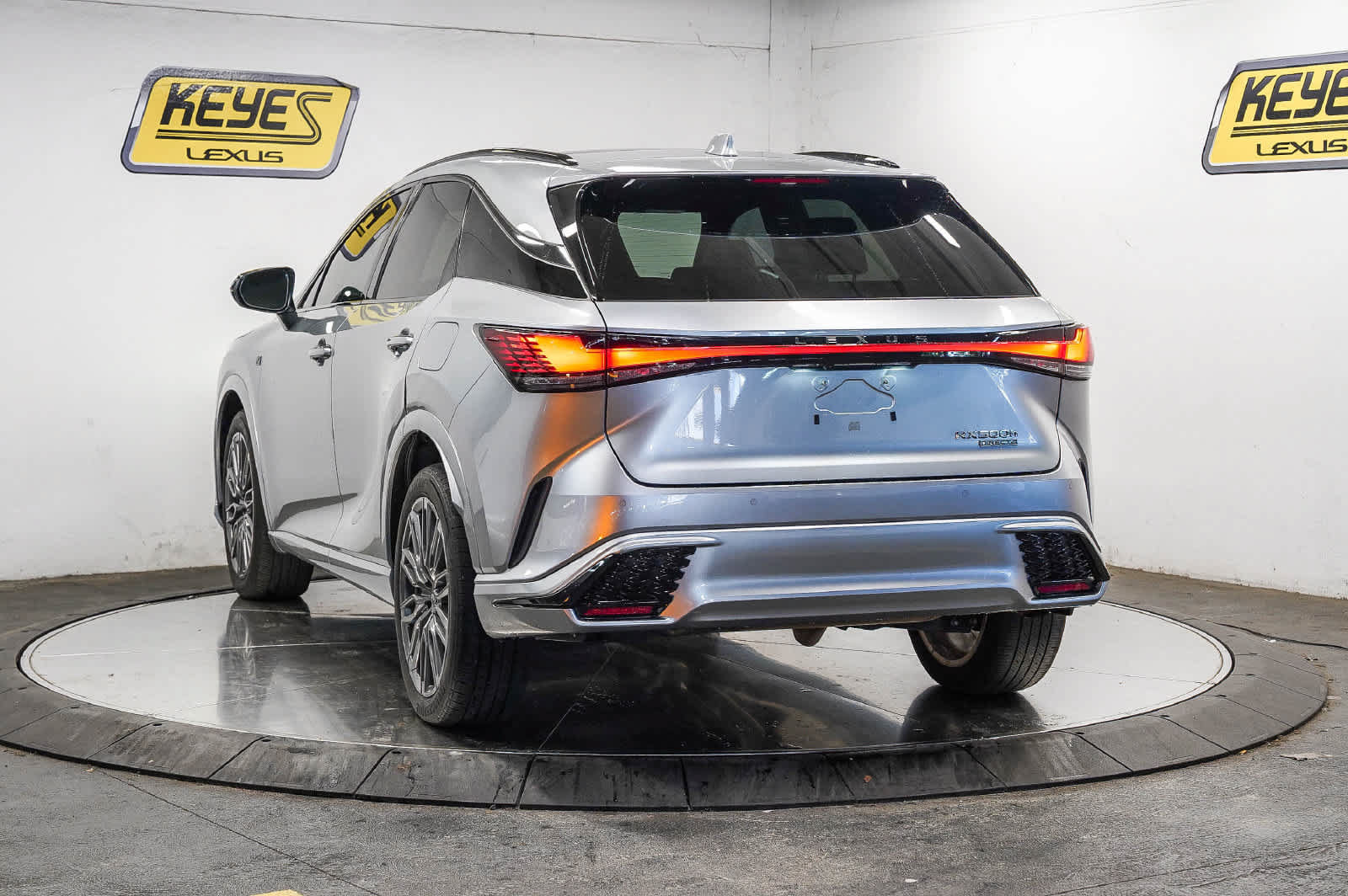 Used 2023 Lexus RX 500h F Sport w/ Accessory Package (Z1) AWD/4WD image 2