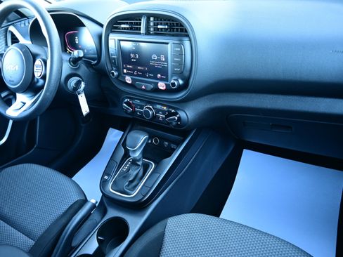 Used 2024 Kia Soul LX w/ Option Group 015 image 17