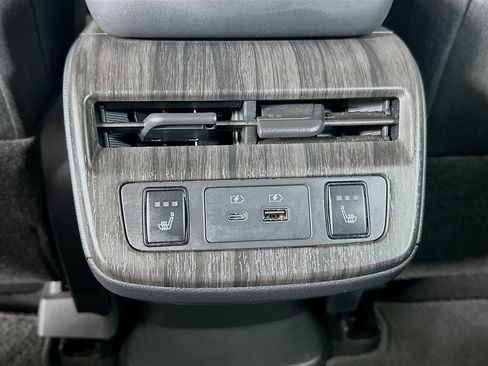 Used 2024 Nissan Ariya AWD image 28