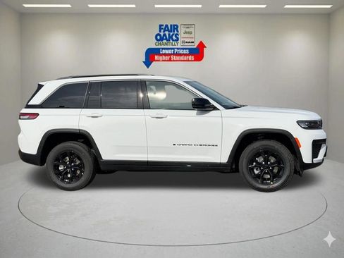 New 2026 Jeep Grand Cherokee Altitude AWD/4WD image 5