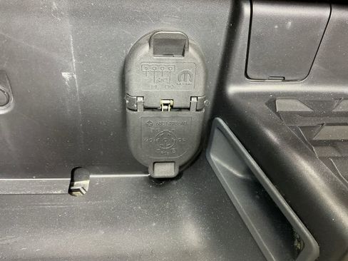 Used 2023 RAM 1500 Laramie image 16