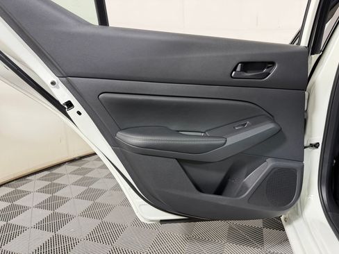 Used 2025 Nissan Altima 2.5 SV FWD image 24