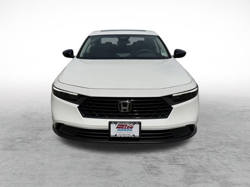 Used 2025 Honda Accord SE image 2