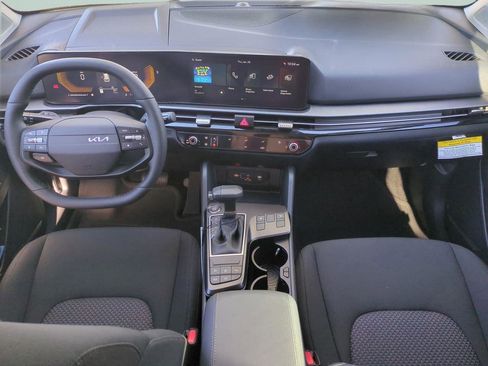 New 2026 Kia Sportage LX FWD image 12