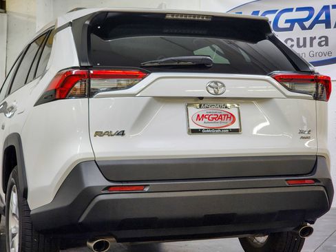 Used 2020 Toyota RAV4 XLE image 10