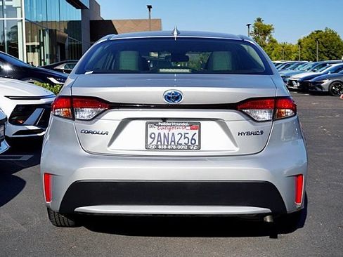 Used 2022 Toyota Corolla LE FWD image 9