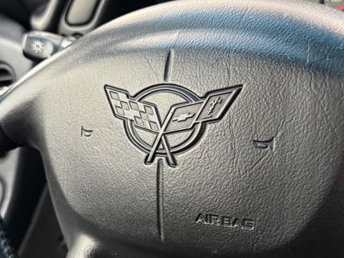 Used 1999 Chevrolet Corvette Base 2dr Hatchback image 31