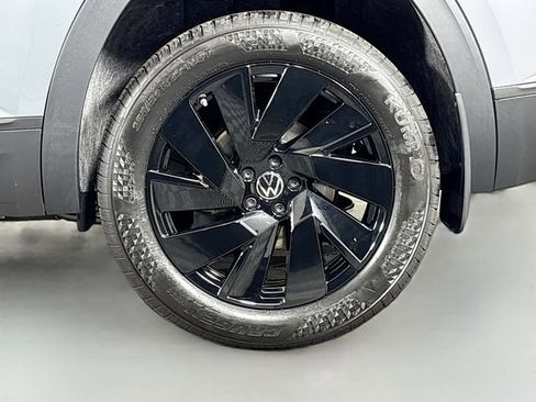 New 2026 Volkswagen Atlas Cross Sport SE AWD/4WD image 32
