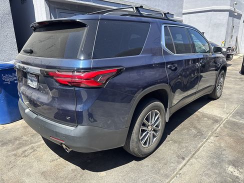 Used 2022 Chevrolet Traverse LT w/ LPO, Cargo Package FWD image 4