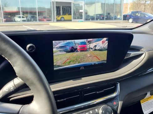 Used 2024 Buick Envista Sport Touring w/ Convenience I Package image 25