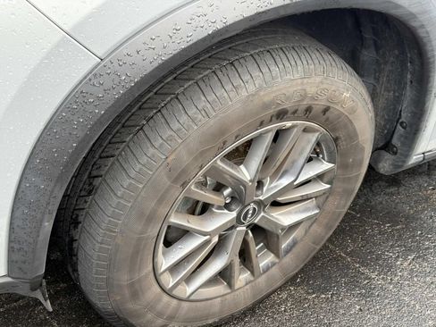 Used 2024 Nissan Rogue S AWD/4WD image 8