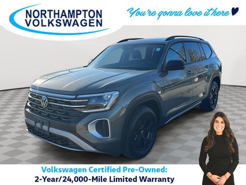 Certified 2025 Volkswagen Atlas Peak Edition SE AWD/4WD image 1