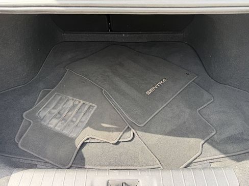 Used 2024 Nissan Sentra SV FWD image 6