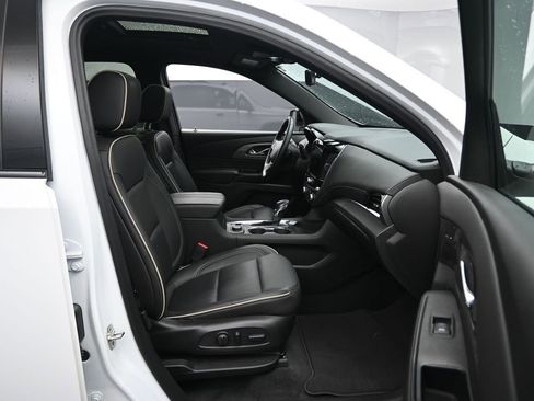 Used 2023 Chevrolet Traverse Premier w/ Redline Edition AWD/4WD image 31