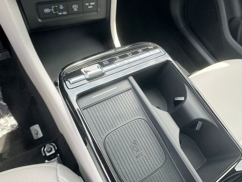 New 2025 Hyundai Tucson Limited image 34