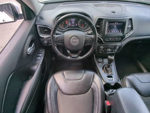 Certified 2021 Jeep Cherokee Latitude Plus AWD/4WD image 7