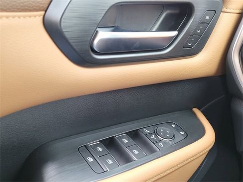 New 2026 Nissan Armada SL w/ Captain's Chari Seat Package image 22