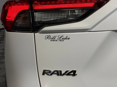 Used 2020 Toyota RAV4 XLE w/ XLE Grade Weather Package AWD/4WD image 13