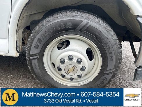Used 2022 Chevrolet Express 3500 Work Van w/ Power Convenience Package image 4