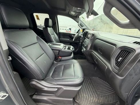 Used 2020 Chevrolet Silverado 1500 Custom w/ Custom Value Package AWD/4WD image 9