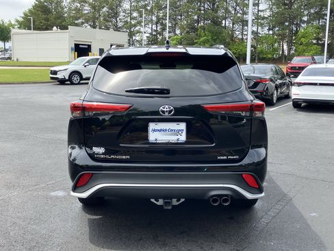 Used 2021 Toyota Highlander XSE AWD/4WD image 9