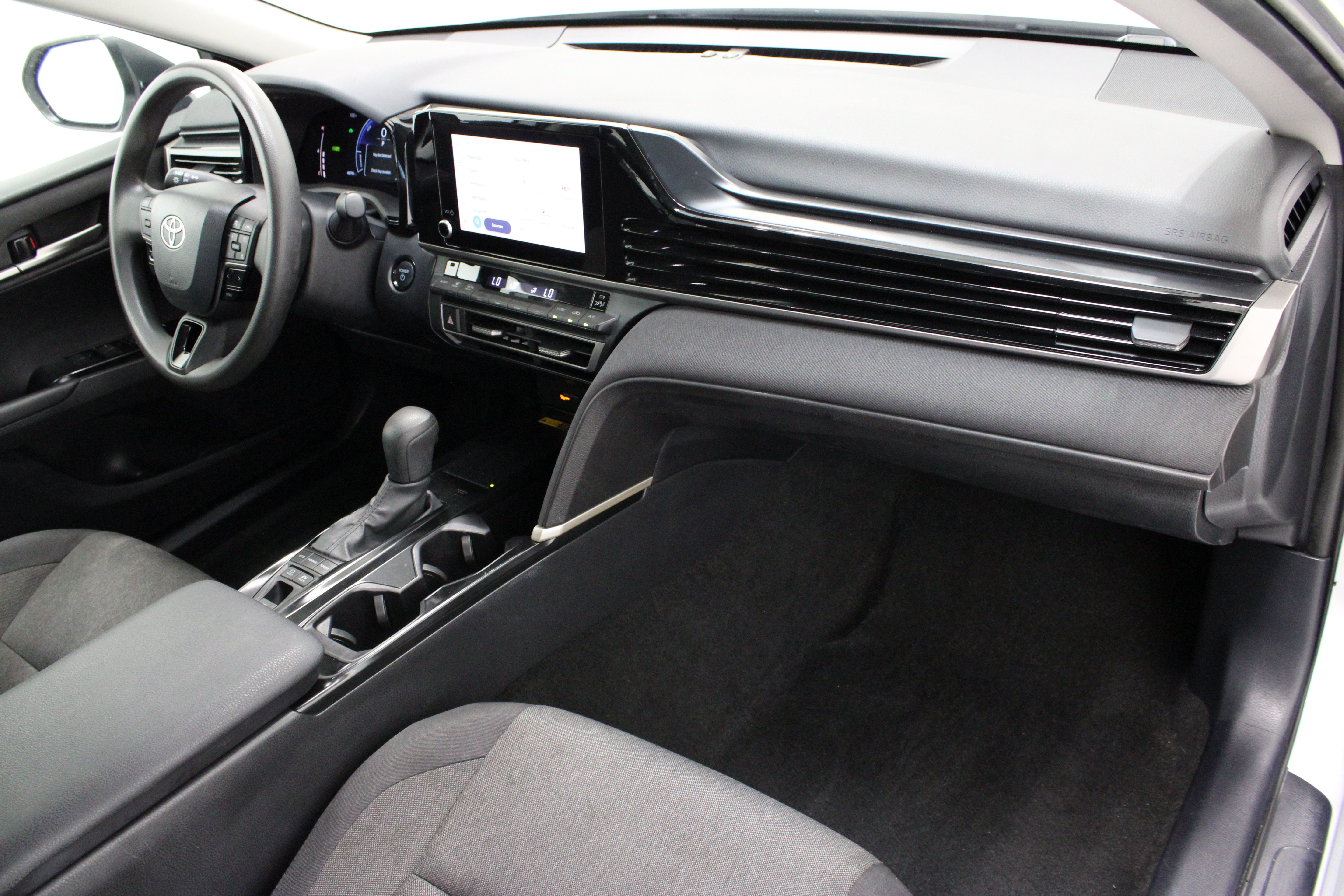 Used 2025 Toyota Camry LE FWD image 34