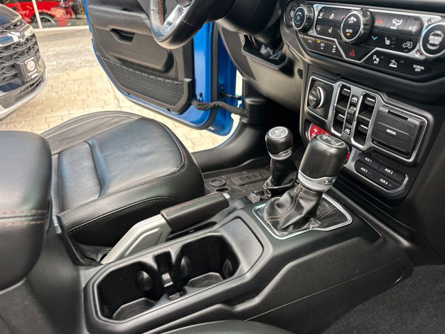 Used 2022 Jeep Wrangler Unlimited Rubicon w/ Trailer Tow Package AWD/4WD image 11