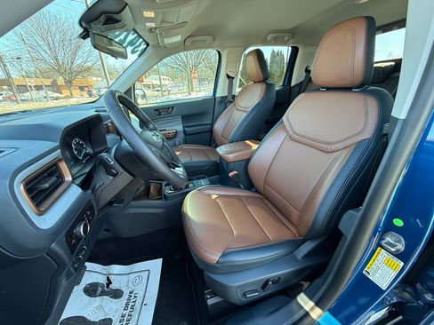 Used 2023 Ford Maverick Lariat w/ Lariat Luxury Package image 16