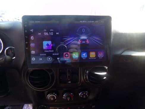 Used 2017 Jeep Wrangler Unlimited Sahara image 26