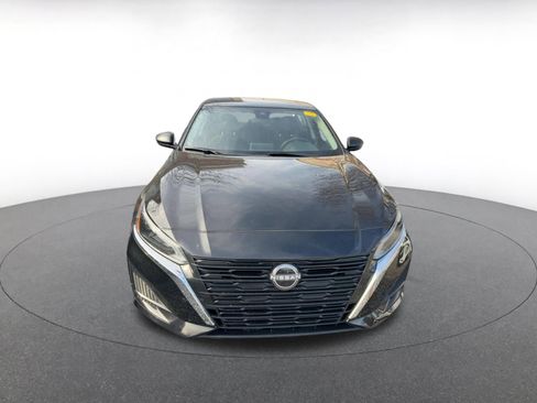 Used 2025 Nissan Altima 2.5 SV image 3