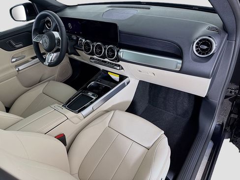 New 2026 Mercedes-Benz GLB 250 image 18