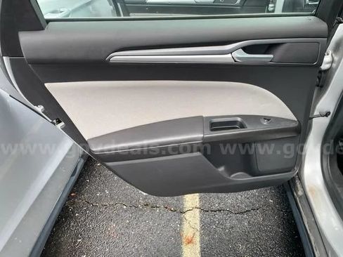 Used 2016 Ford Fusion S FWD image 17
