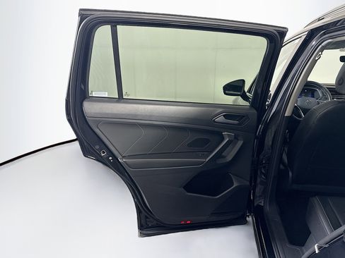Used 2024 Volkswagen Tiguan SE image 26