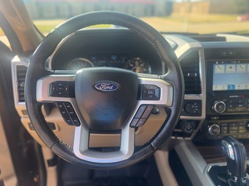 Used 2017 Ford F150 Lariat image 11
