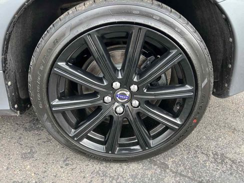 Used 2018 Volvo S60 T5 Inscription Platinum image 9