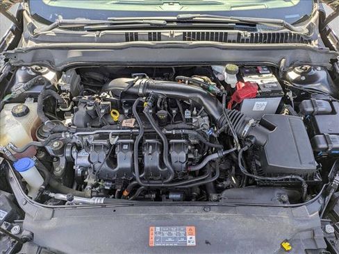 Used 2020 Ford Fusion Titanium image 23