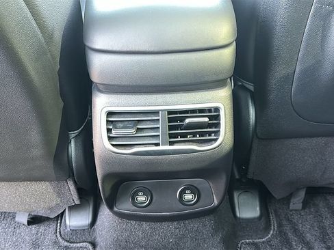 Used 2023 Hyundai Santa Fe SEL w/ Premium Package FWD image 32