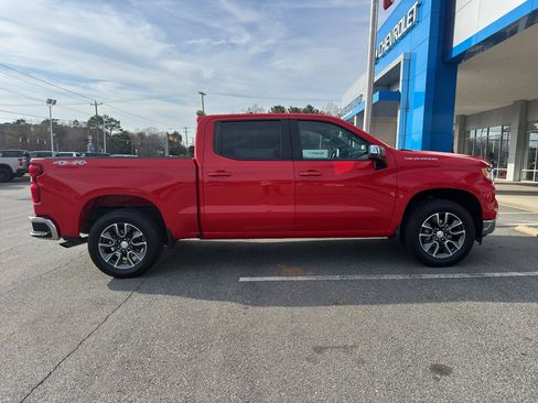 Used 2023 Chevrolet Silverado 1500 LT image 3