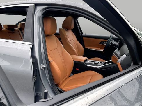 Used 2024 BMW 330i xDrive Sedan w/ Premium Package AWD/4WD image 8