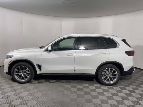 New 2026 BMW X5 xDrive40i w/ Parking Assistance Package image 8
