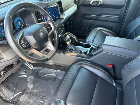 Used 2025 Ford Bronco Badlands AWD/4WD image 11