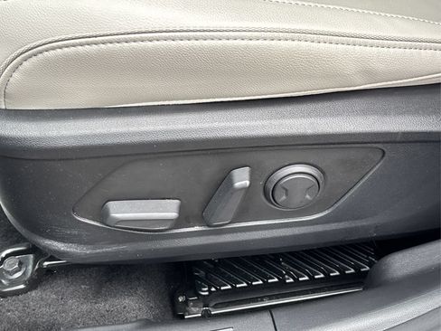 Used 2025 Hyundai Tucson Limited AWD/4WD image 33