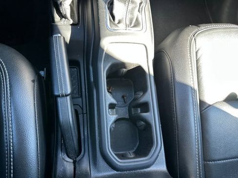 Used 2023 Jeep Wrangler Unlimited Sahara image 16