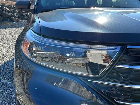 Used 2023 Ford Explorer XLT image 25