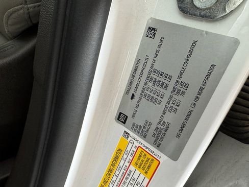 Used 2023 Chevrolet Suburban LT image 12